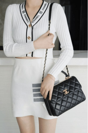 [베트남 출고] 샤넬 핸들 장식의 스몰 플랩백 A92236